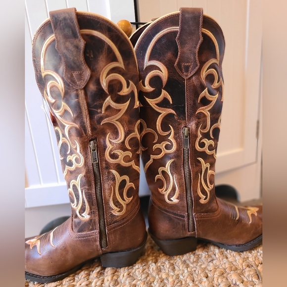 Women's Laredo Kirby Snip Toe Boots - Picture 4 of 6